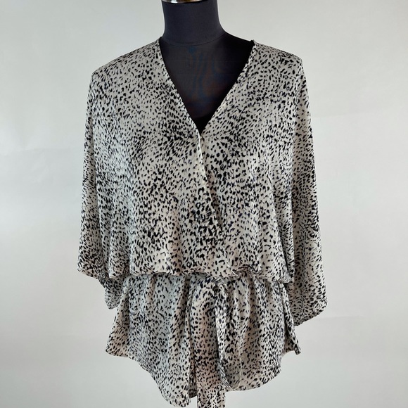 LWhite Leopard Print Romper - Picture 6 of 7